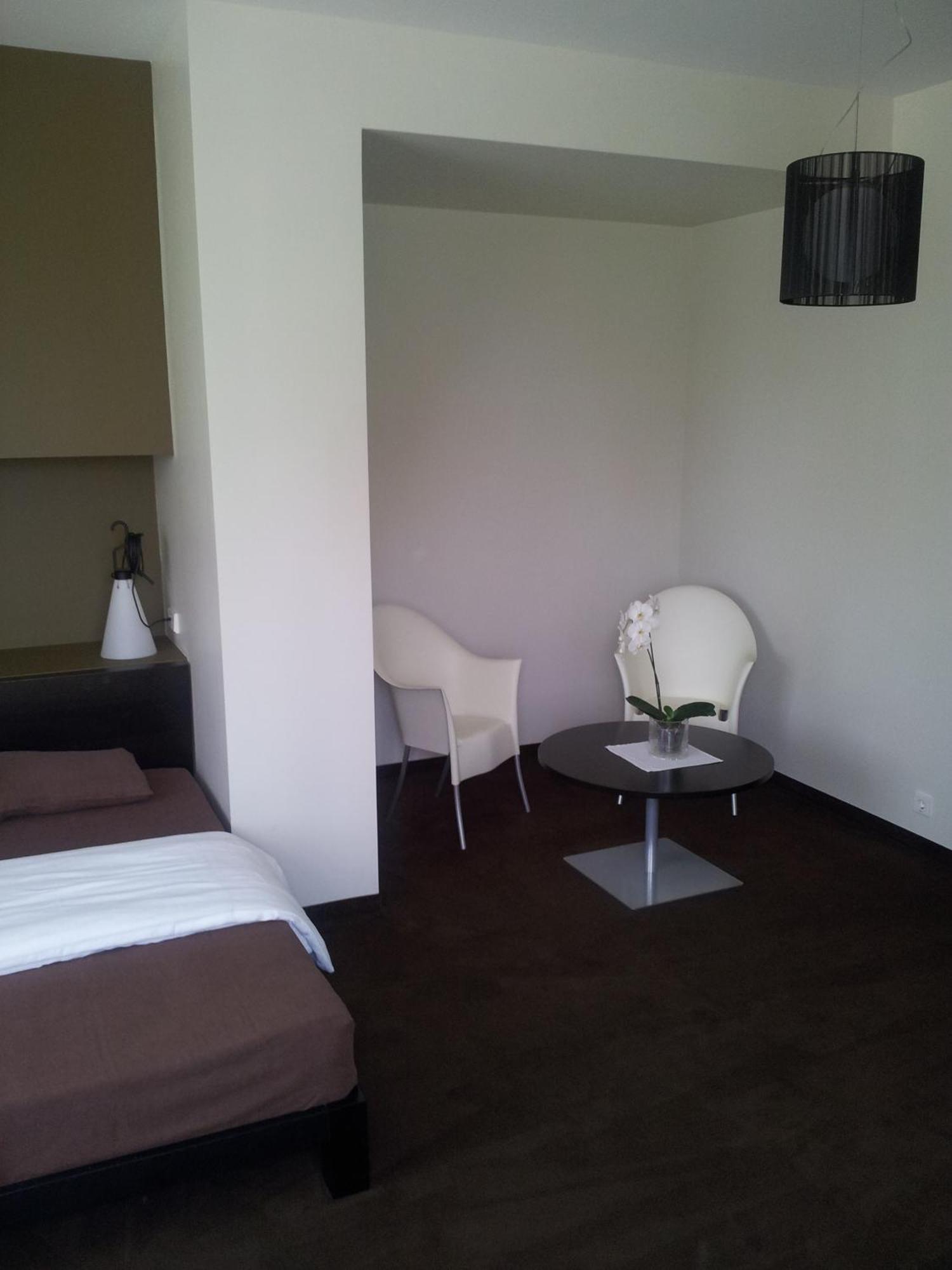 Xcelsus, Free Parking Hotel Rāmava Kültér fotó
