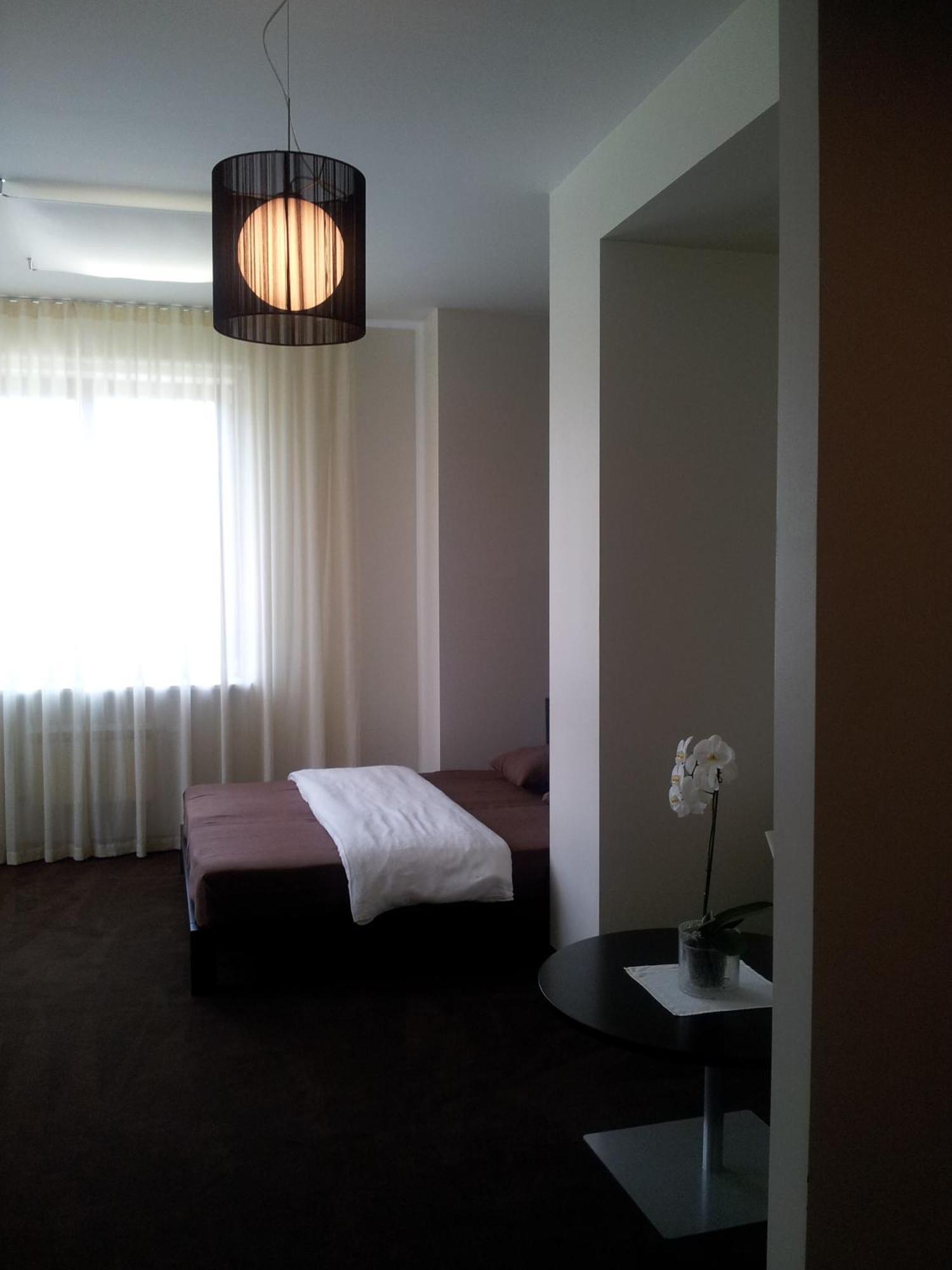 Xcelsus, Free Parking Hotel Rāmava Kültér fotó